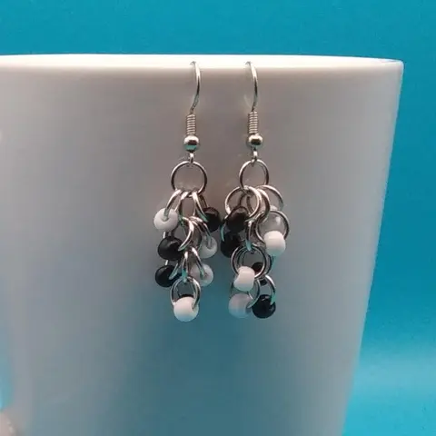 Shaggy Loops Chainmaille Earrings - black and white beads