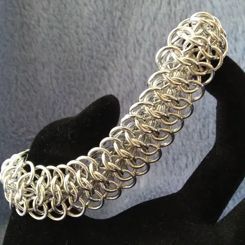 Crotalus 18 gauge Handmade Chainmaille Bracelet