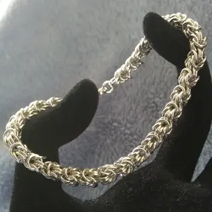 Rosetta 20 gauge Handmade Chainmaille Bracelet